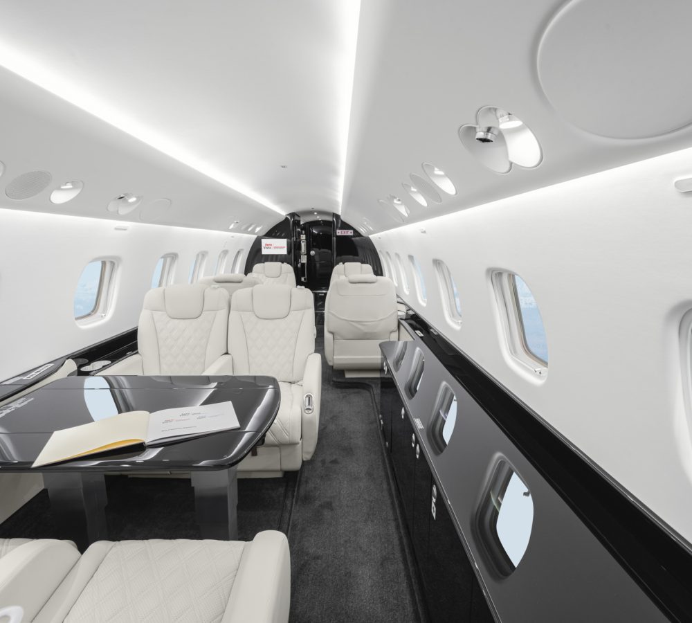 legacy 600 interior